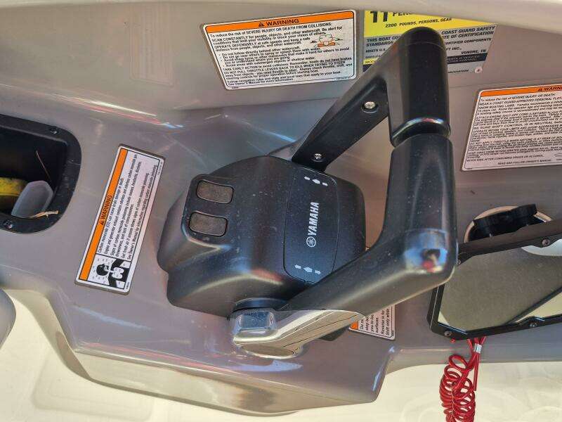 2011 Yamaha Boats 242 Limited S