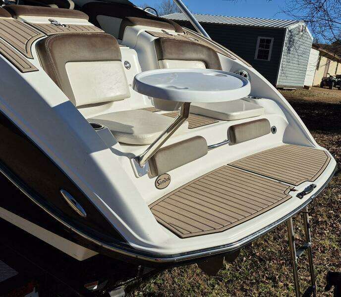 2011 Yamaha Boats 242 Limited S