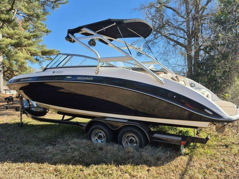 2011 Yamaha Boats 242 Limited S