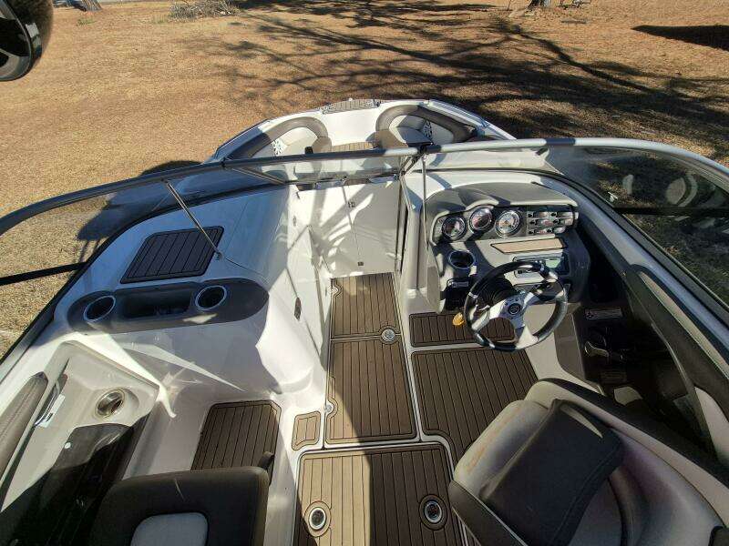 2011 Yamaha Boats 242 Limited S