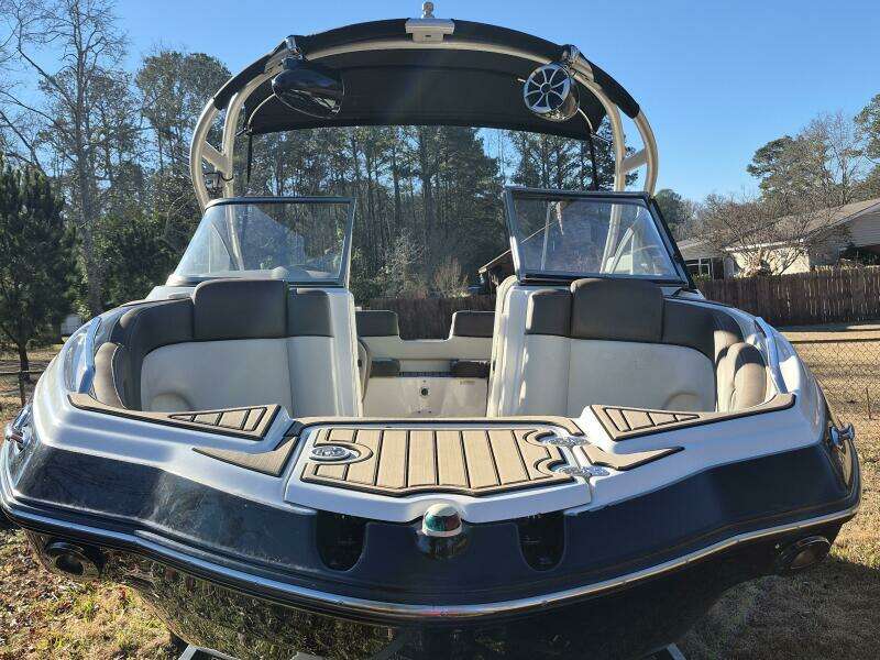 2011 Yamaha Boats 242 Limited S