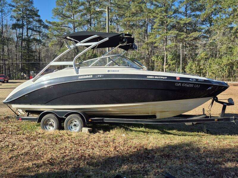 2011 Yamaha Boats 242 Limited S