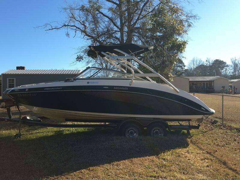 2011 Yamaha Boats 242 Limited S