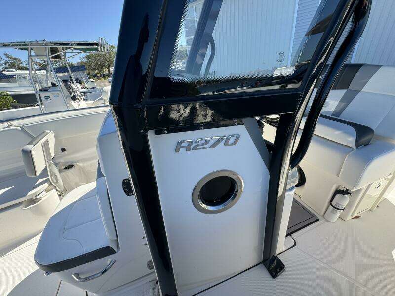 2023 Robalo R270 Center Console
