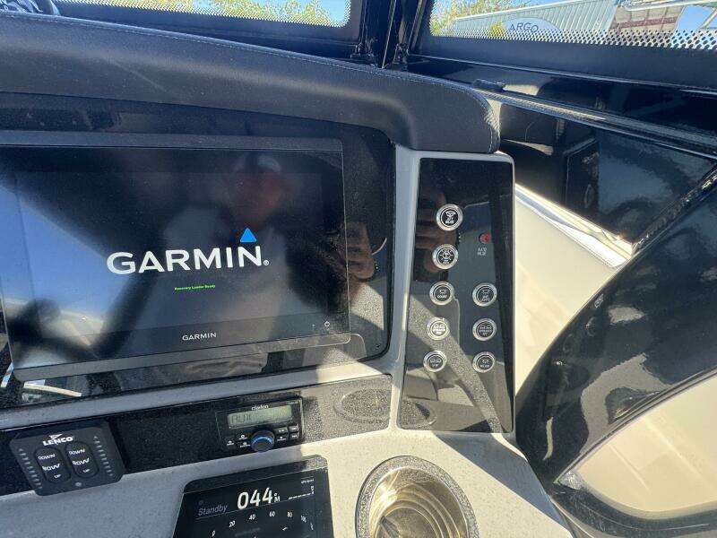 2023 Robalo R270 Center Console