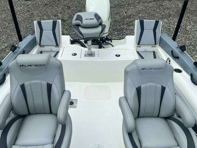 2018 Larson 1850 FX DC