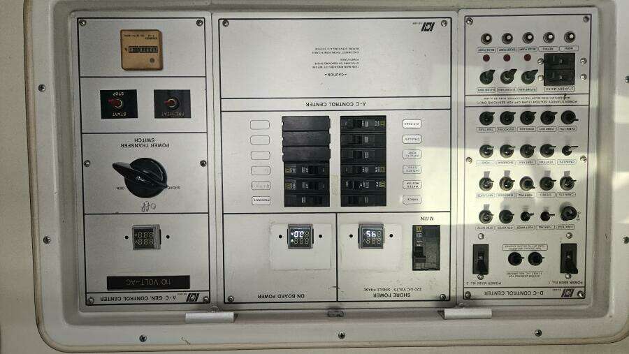 1990 Trojan 11M Express