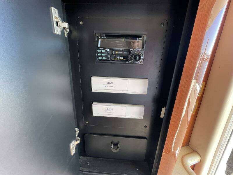 1998 Sea Ray 480 Sedan Bridge