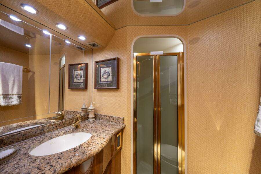 2006 Viking 68 Convertible