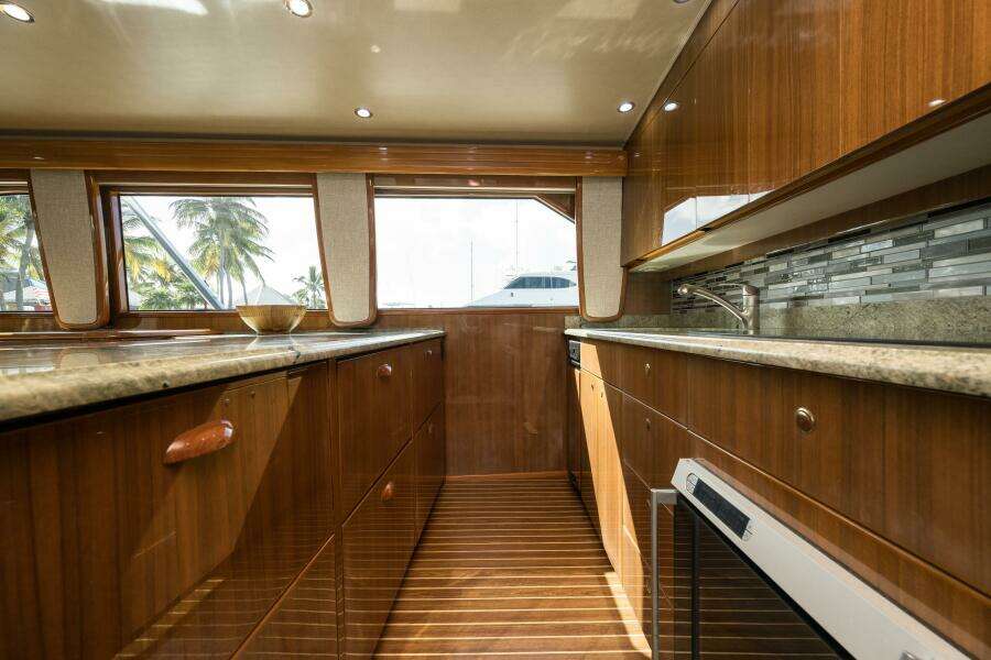 2006 Viking 68 Convertible