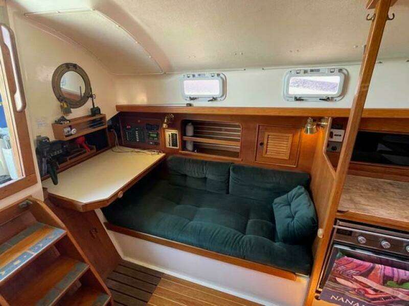 1986 Hinterhoeller Nonsuch 30 Ultra