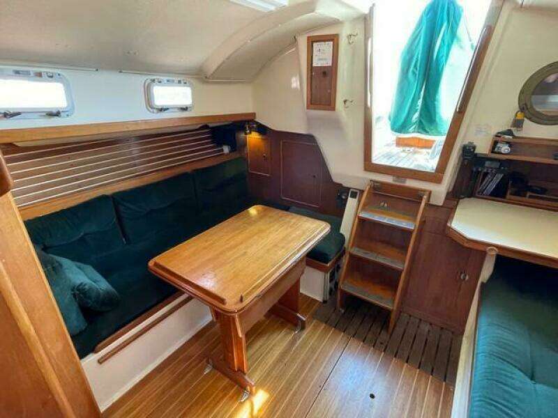 1986 Hinterhoeller Nonsuch 30 Ultra