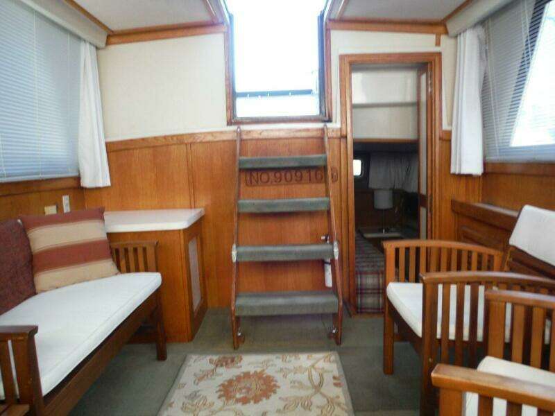 1987 Mainship Sundeck 36