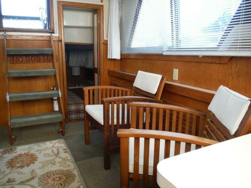 1987 Mainship Sundeck 36