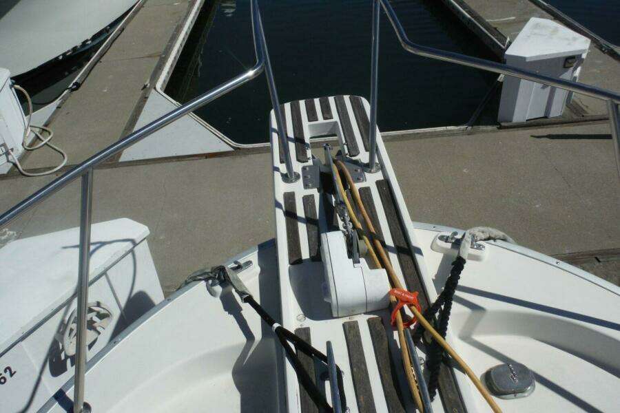 1987 Mainship Sundeck 36