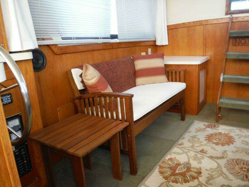 1987 Mainship Sundeck 36