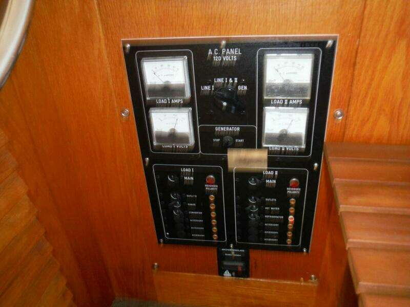 1987 Mainship Sundeck 36