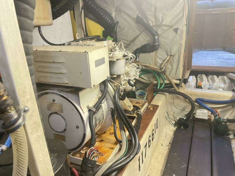 1995 Sabreline 36 Aft Cabin Trawler