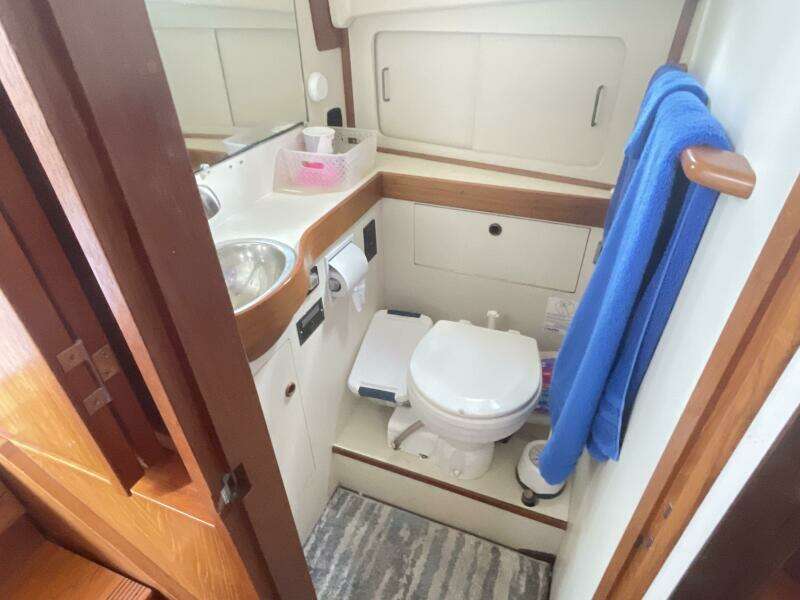 1995 Sabreline 36 Aft Cabin Trawler