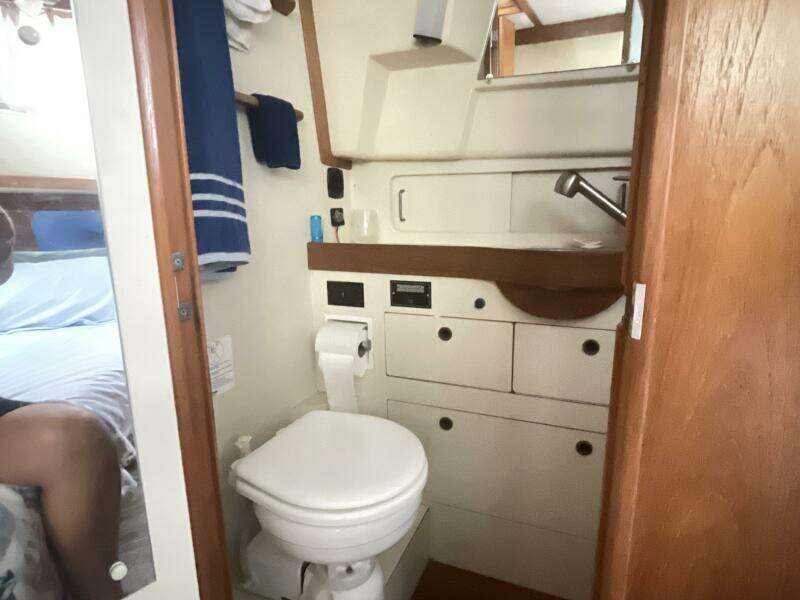 1995 Sabreline 36 Aft Cabin Trawler