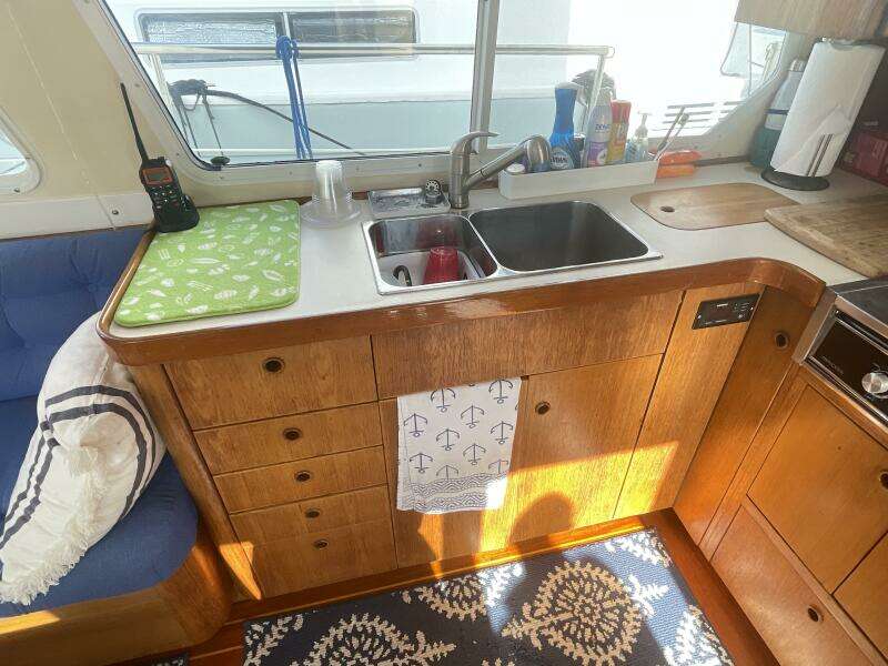 1995 Sabreline 36 Aft Cabin Trawler