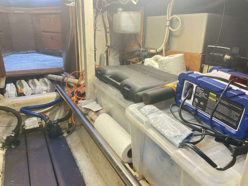 1995 Sabreline 36 Aft Cabin Trawler