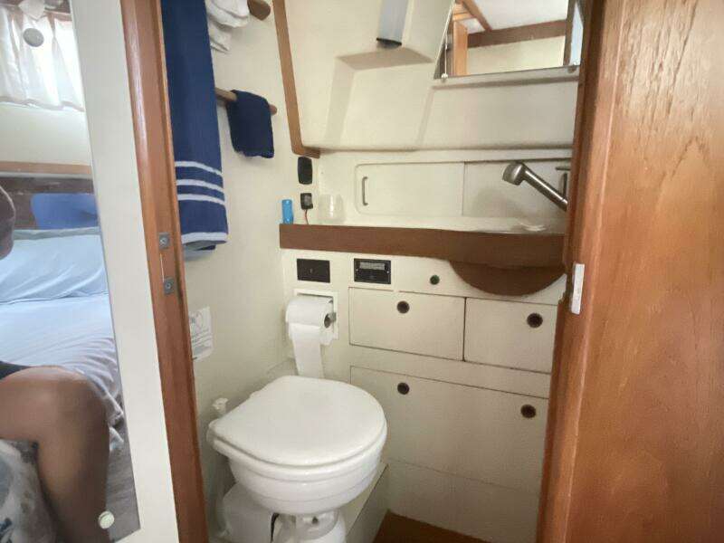 1995 Sabreline 36 Aft Cabin Trawler