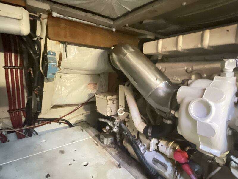 1995 Sabreline 36 Aft Cabin Trawler