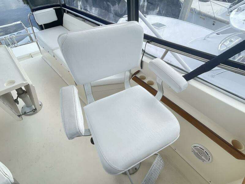 1995 Sabreline 36 Aft Cabin Trawler