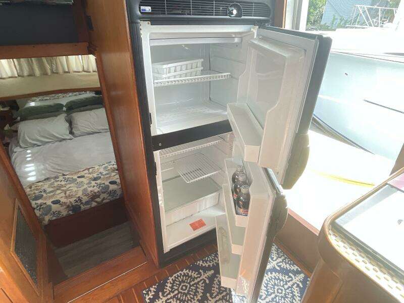 1995 Sabreline 36 Aft Cabin Trawler