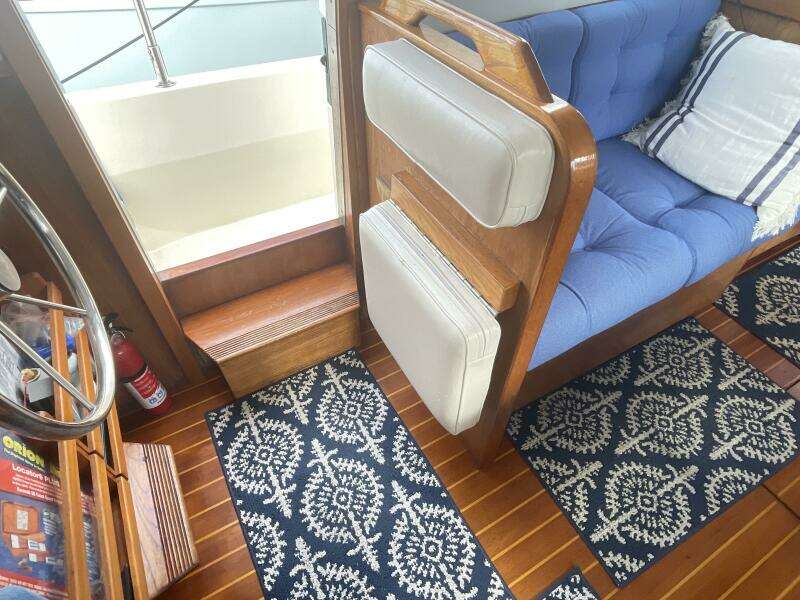 1995 Sabreline 36 Aft Cabin Trawler