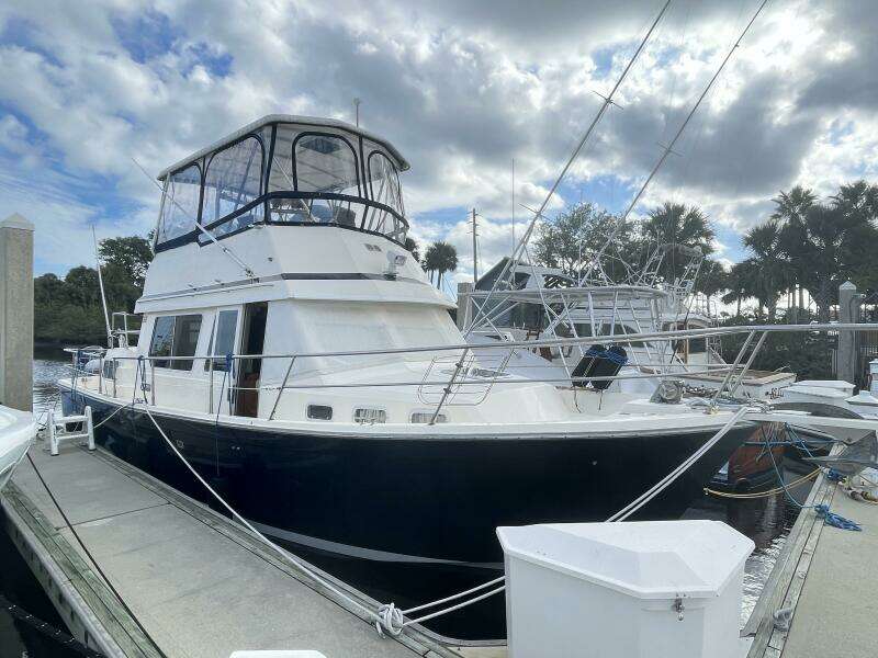 1995 Sabreline 36 Aft Cabin Trawler