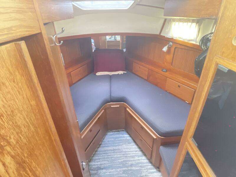 1995 Sabreline 36 Aft Cabin Trawler
