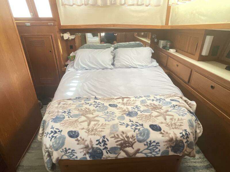 1995 Sabreline 36 Aft Cabin Trawler