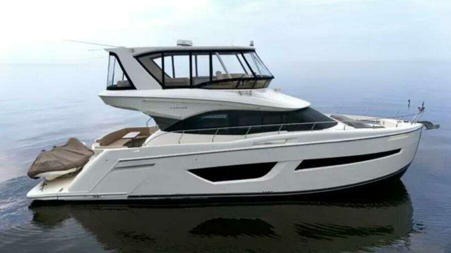 2019 Carver C52 Command Bridge