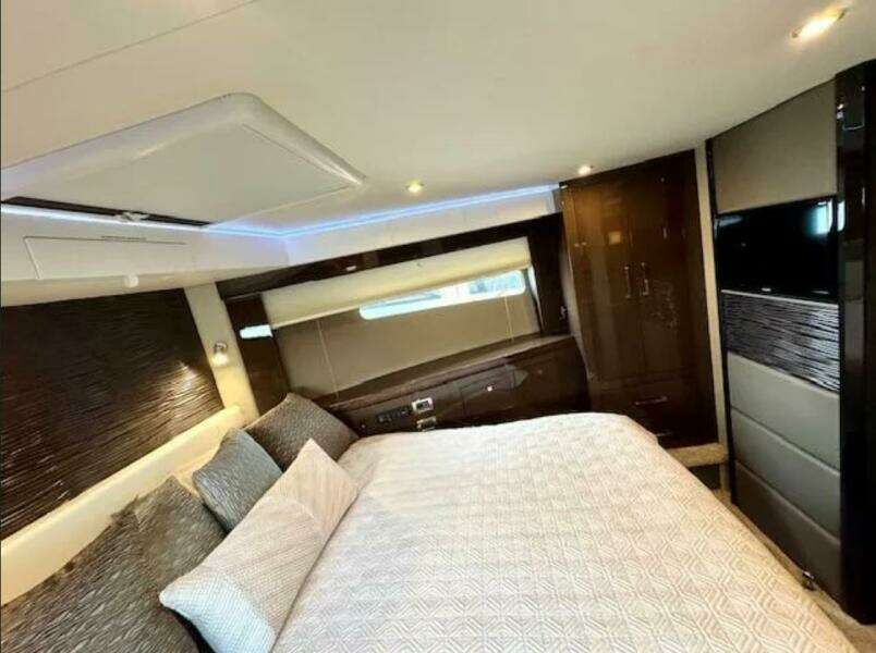 2019 Carver C52 Command Bridge