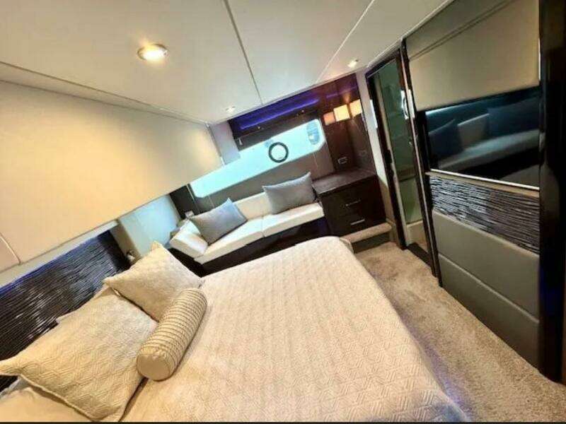 2019 Carver C52 Command Bridge