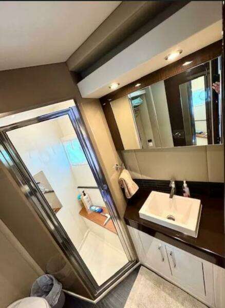 2019 Carver C52 Command Bridge