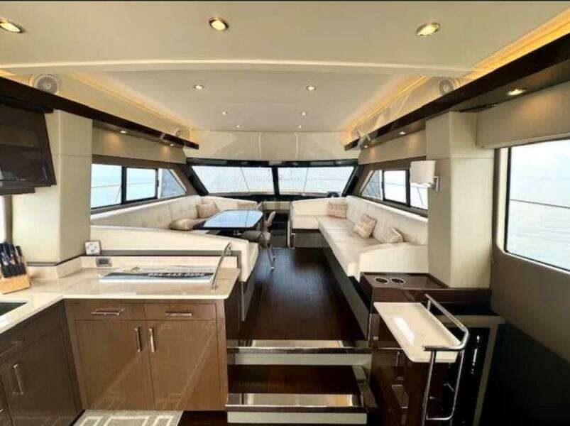 2019 Carver C52 Command Bridge