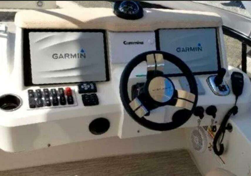 2019 Carver C52 Command Bridge