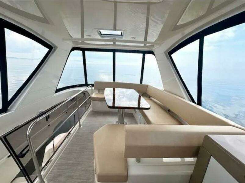 2019 Carver C52 Command Bridge