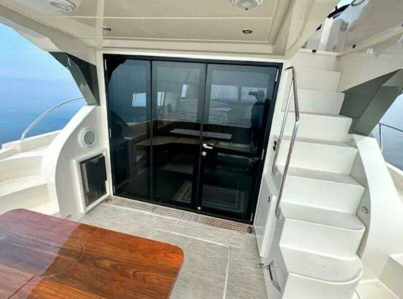 2019 Carver C52 Command Bridge