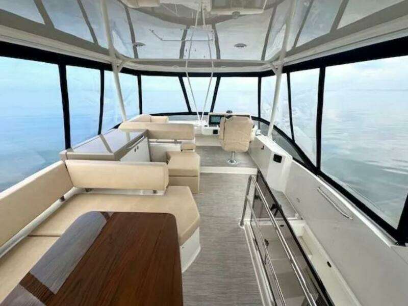 2019 Carver C52 Command Bridge