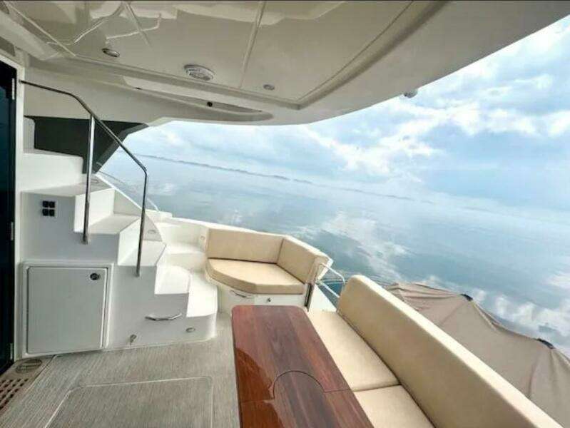 2019 Carver C52 Command Bridge