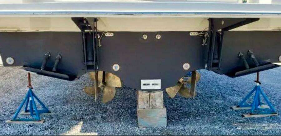 2019 Carver C52 Command Bridge