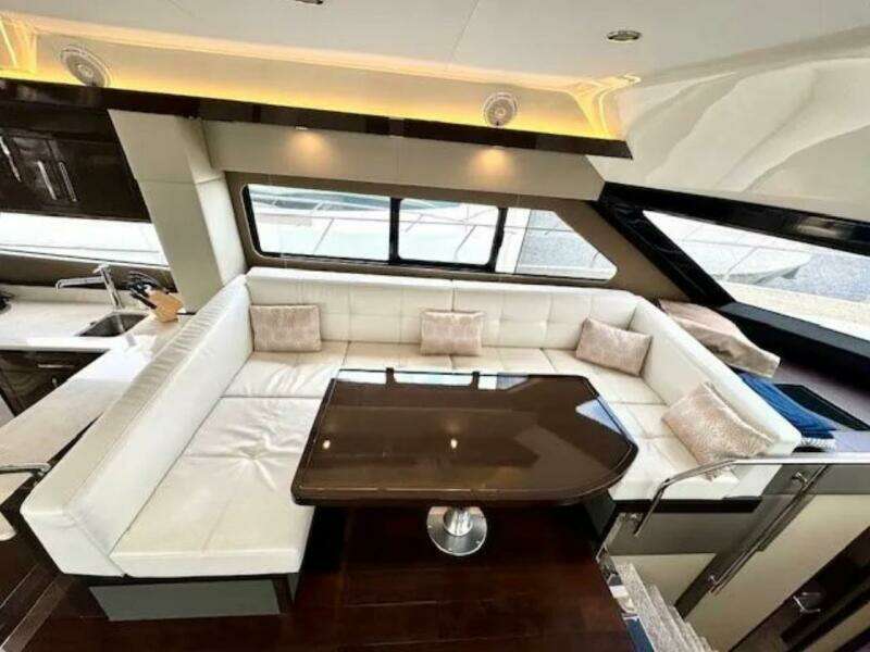 2019 Carver C52 Command Bridge