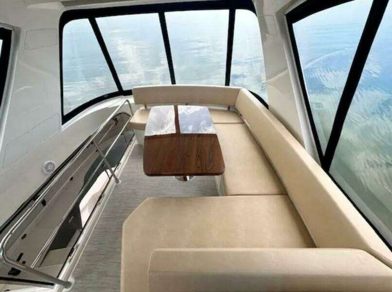 2019 Carver C52 Command Bridge