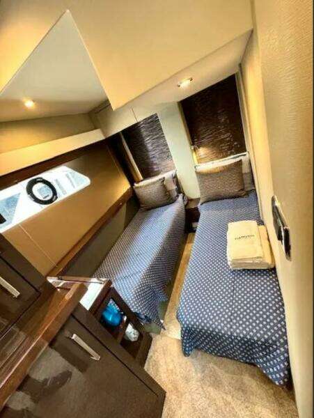 2019 Carver C52 Command Bridge