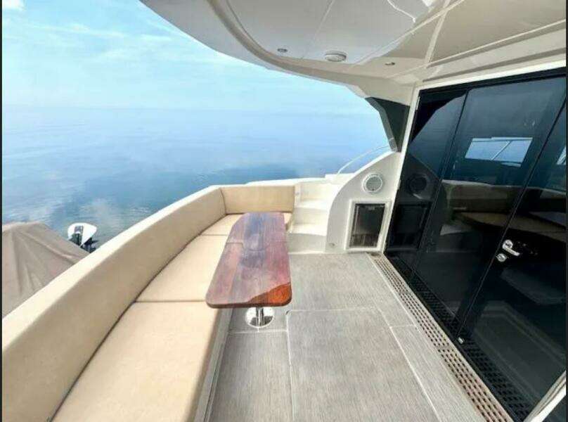 2019 Carver C52 Command Bridge