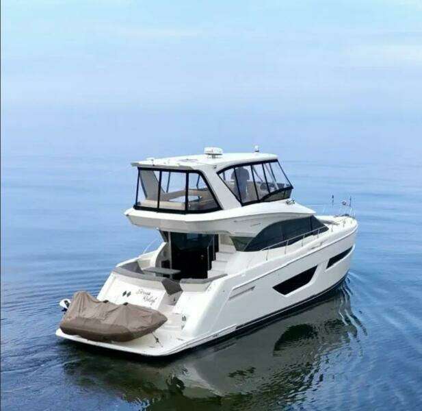 2019 Carver C52 Command Bridge